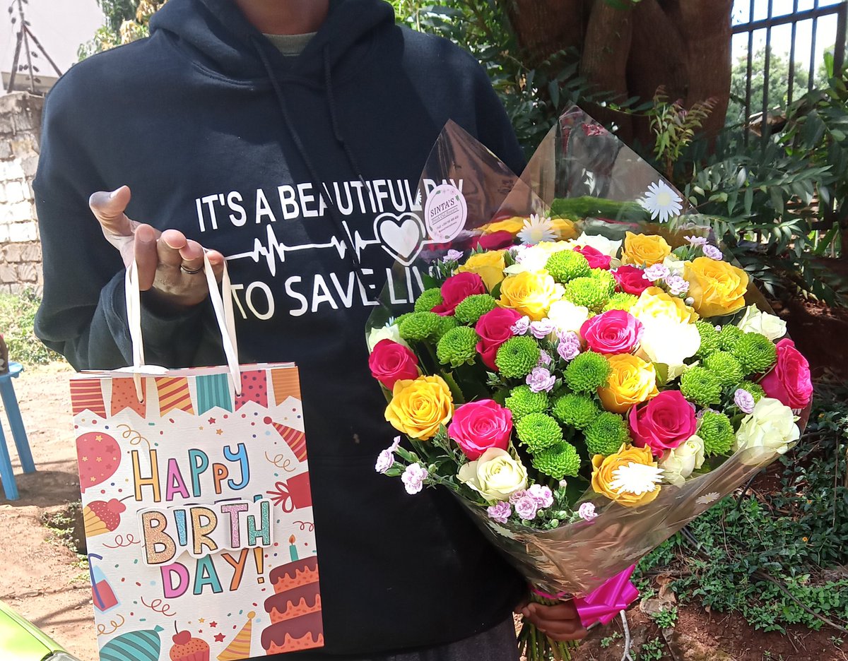 It's a beautiful day to Send Flowers 🌷💐🥰🥰