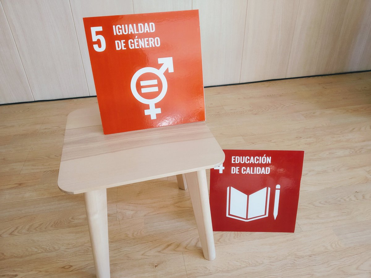 pilarcpma's tweet photo. Poderío ante todo. Proyecto de Innovación del Centro de Profesorado María de Ávila.  Debatimos sobre la próxima formación de igualdad. #Areneros @cpmariadeavila https://t.co/97cNEODqG7