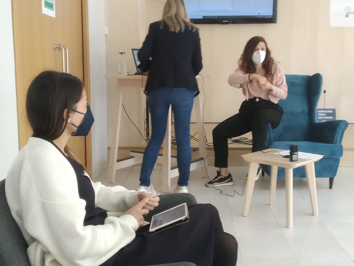 pilarcpma's tweet photo. Poderío ante todo. Proyecto de Innovación del Centro de Profesorado María de Ávila.  Debatimos sobre la próxima formación de igualdad. #Areneros @cpmariadeavila https://t.co/97cNEODqG7