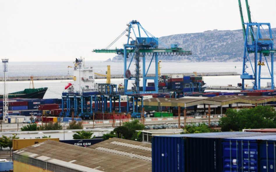 ecom_news's tweet photo. Port de #Marseille-Fos : 350 millions d'Euros investis d'ici 2024. Une grande partie seront dédiés aux projets de développement et un tiers aux projets de maintien des infrastructures et du #patrimoine. https://t.co/zzunM7JnTz https://t.co/Zkhot4isDF