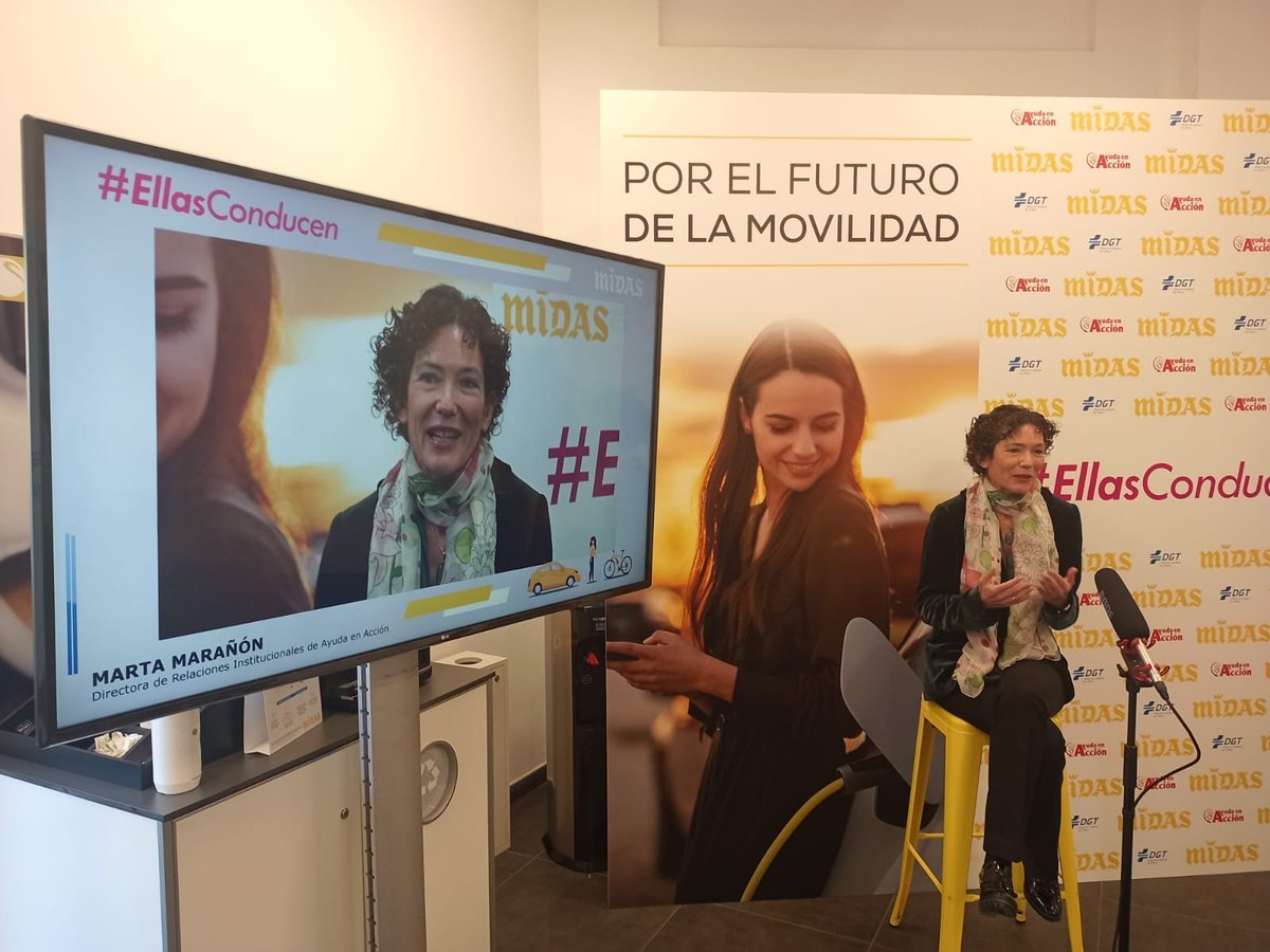 midas_es's tweet photo. 🗣️@MartaMaranon , Directora de R. Inst. de @ayudaenaccion:“Sacarse el carne de conducir hace que tengamos más autonomía y que las mujeres que forman parte de #EllasConducen puedan acceder a más puestos de trabajo" #EllasConducenPorLaCiudad #MidasCity https://t.co/DJ6EqZOXiz
