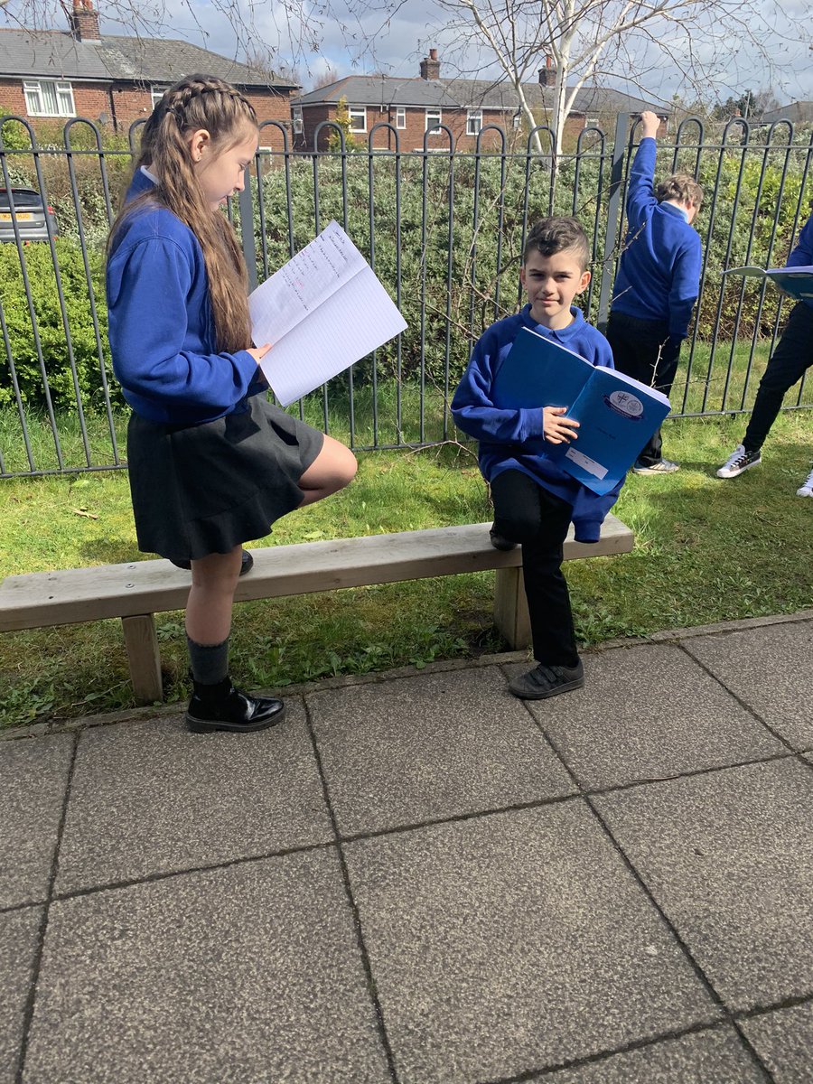 Class 5W tweet media