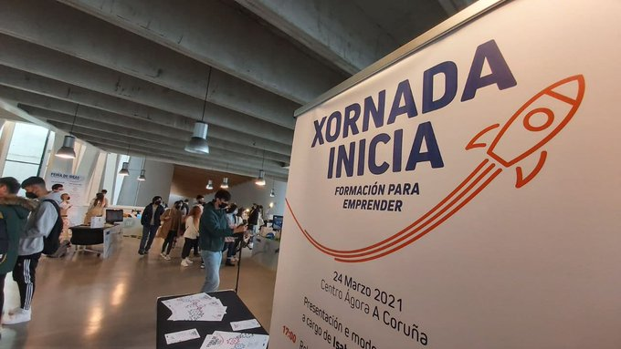corunaemprego's tweet photo. 💡#FeiraDeIdeas O concelleiro @CheroCelemin visita os 11 proxectos seleccionados do #ProgramaInicia de Difusión da cultura emprendedora.
Con el o @ConcelloCoruna
persegue a difusión do espírito emprendedor entre o alumnado de Ciclos Formativos e Ensinos especiais da cidade. https://t.co/IOaH5G0qcq