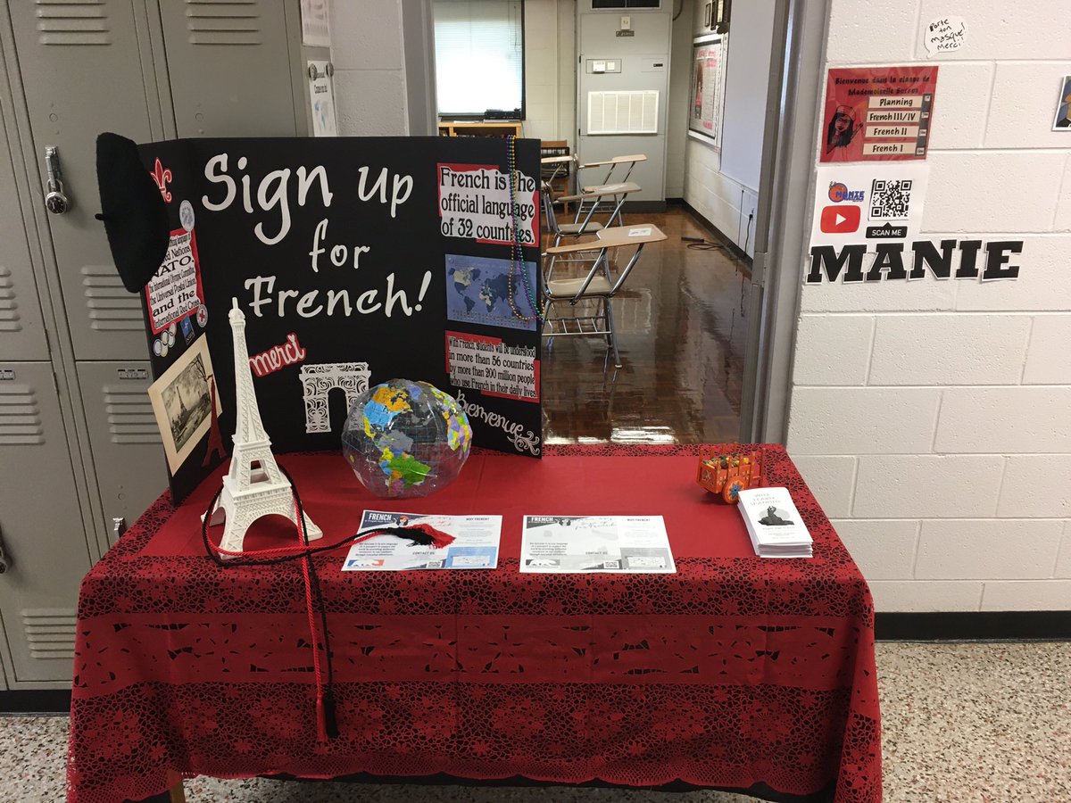 PisgahFrench's tweet photo. It was nice to meet you @HCScantonms & @HCSbethelms! We hope you’ll join our program!
https://t.co/tLJpRiKkUY
#WhyFrench #PisgahFrench #GoBears @PisgahHigh https://t.co/6zHQ4Zl5iY