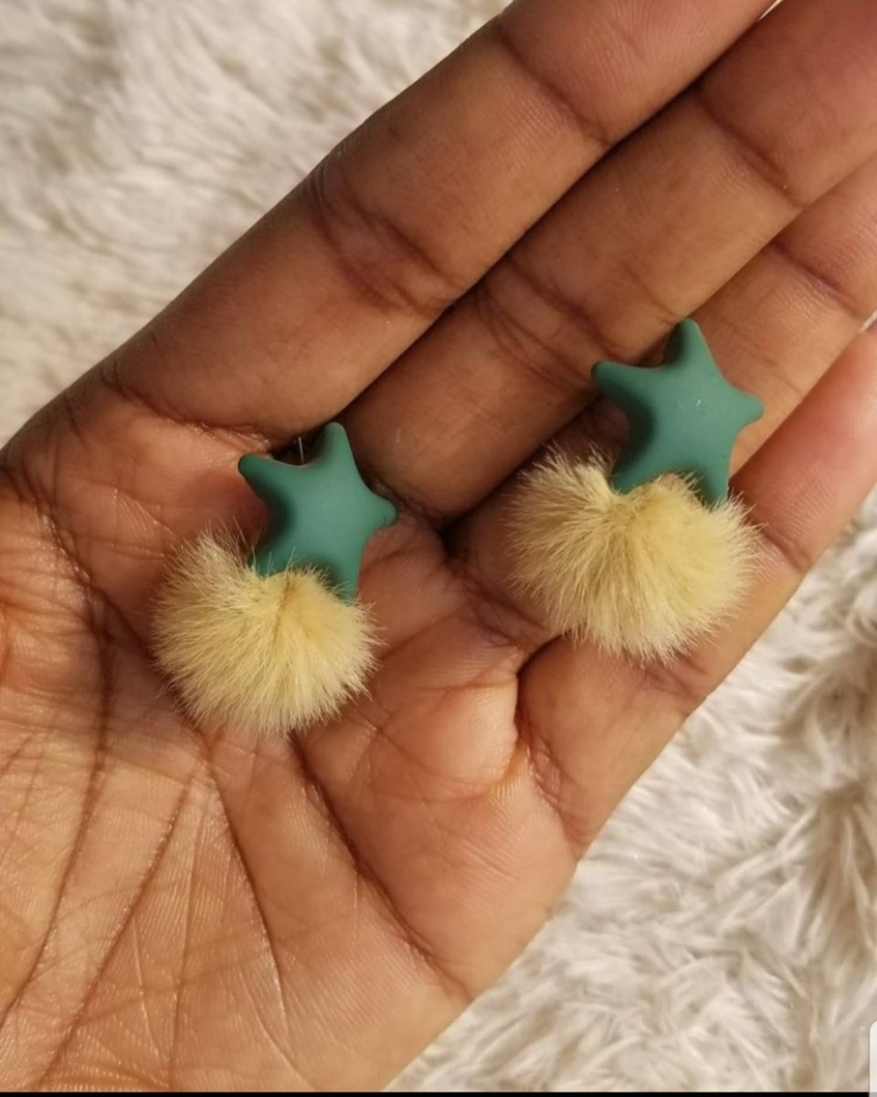 ayaba_accessoir's tweet photo. Clous d'oreilles en forme d'éroile
Disponible
Prix : 1500
●
●
●
#yaoundé #cutelittlethings #shopping #jewels https://t.co/2bDS0HUfan