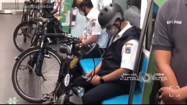 ArthaJoe1's tweet photo. @FerdinandHaean3 Jalur sepeda buat jalan kaki...
MRT utk Jalur sepeda gunung...
🤣🤣🤣🤣🤣🤣 https://t.co/iJ6f5ctvVd