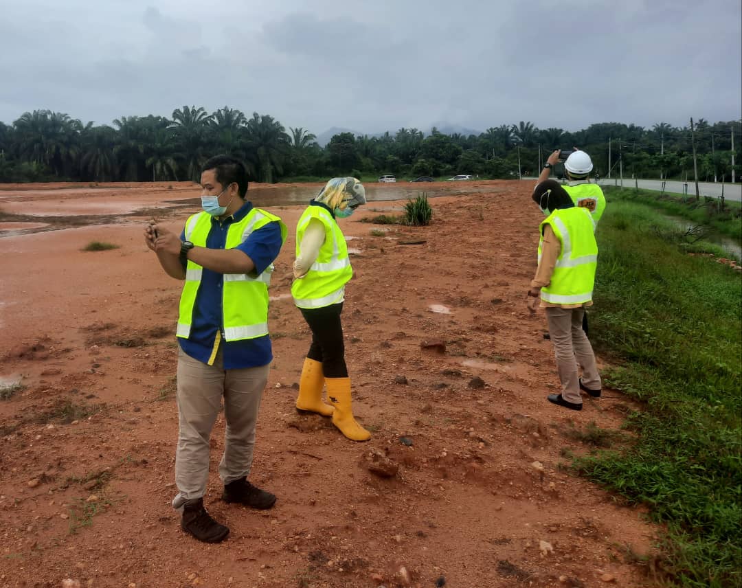 BPP1_CKP_JKR's tweet photo. Tinjauan bersama JKR Daerah Batu Pahat ke tapak cadangan Sekolah Kebangsaan Kg. Jawa, Batu Pahat, Johor

@IrZulkefly @razgrid1 @CKP_JKR @JKRBatuPahat @JKRJohor @JKRMalaysia https://t.co/GkBNmxVLX7