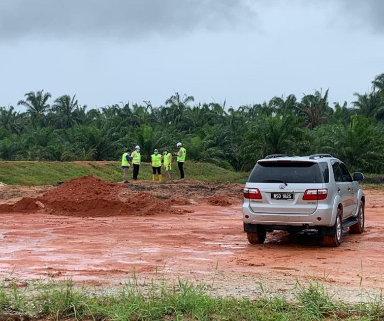 BPP1_CKP_JKR's tweet photo. Tinjauan bersama JKR Daerah Batu Pahat ke tapak cadangan Sekolah Kebangsaan Kg. Jawa, Batu Pahat, Johor

@IrZulkefly @razgrid1 @CKP_JKR @JKRBatuPahat @JKRJohor @JKRMalaysia https://t.co/GkBNmxVLX7