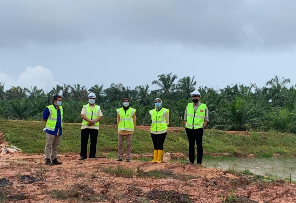 BPP1_CKP_JKR's tweet photo. Tinjauan bersama JKR Daerah Batu Pahat ke tapak cadangan Sekolah Kebangsaan Kg. Jawa, Batu Pahat, Johor

@IrZulkefly @razgrid1 @CKP_JKR @JKRBatuPahat @JKRJohor @JKRMalaysia https://t.co/GkBNmxVLX7