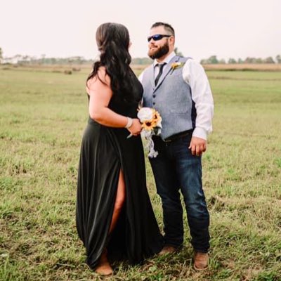 laces_stanley's tweet photo. Get you a man who looks at you like you’re the most beautiful woman even when you look like a trash can 99% of the time.  #NewProfilePic https://t.co/B66X0J0gat