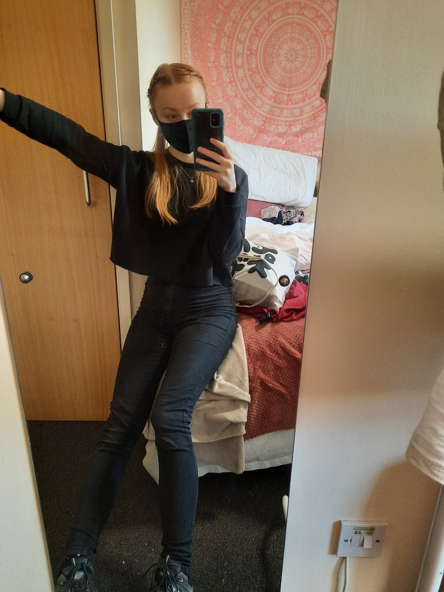 Back in Black! 
Its funny, wearing black used to be my least favourite part of show week, but after a year out it feels amzing to be back in my blacks! 
Excited for our show to open tonight 🖤