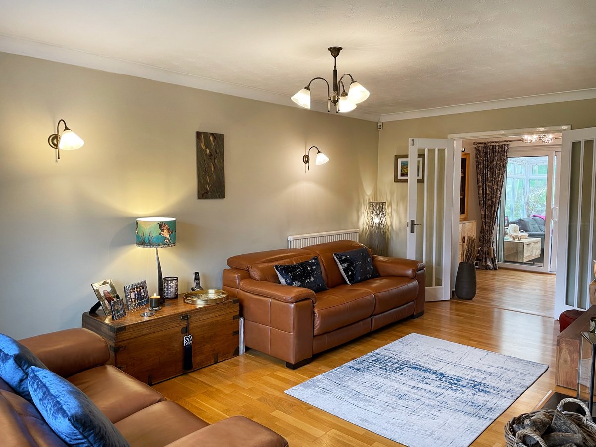 OakviewEstates's tweet photo. Just Launched - 4 bedroom detached family home on Hermitage High Street
Contact Oakview Estates to arrange a tour
https://t.co/aYwy6VBPpm https://t.co/qGI5MM5Ls6