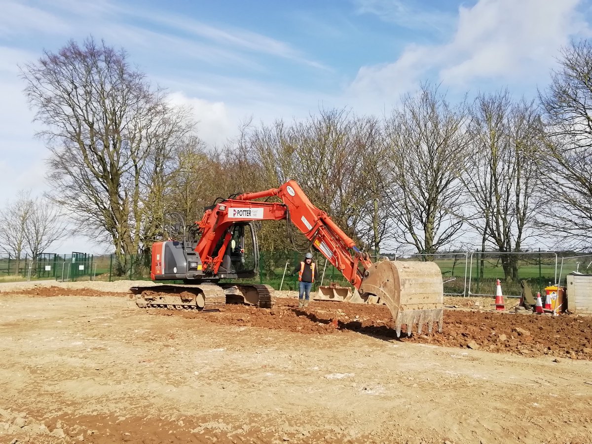 CSVTraining's tweet photo. Day 3 of our NPORs novice excavator 360 course &amp; candidates are learning how to use the load &amp; dig bucket attachments and getting to grips with the general manoeuvring of the machine..
If you are interested in a place in any of our future courses then drop us a message!! https://t.co/Ni6js2p8sG
