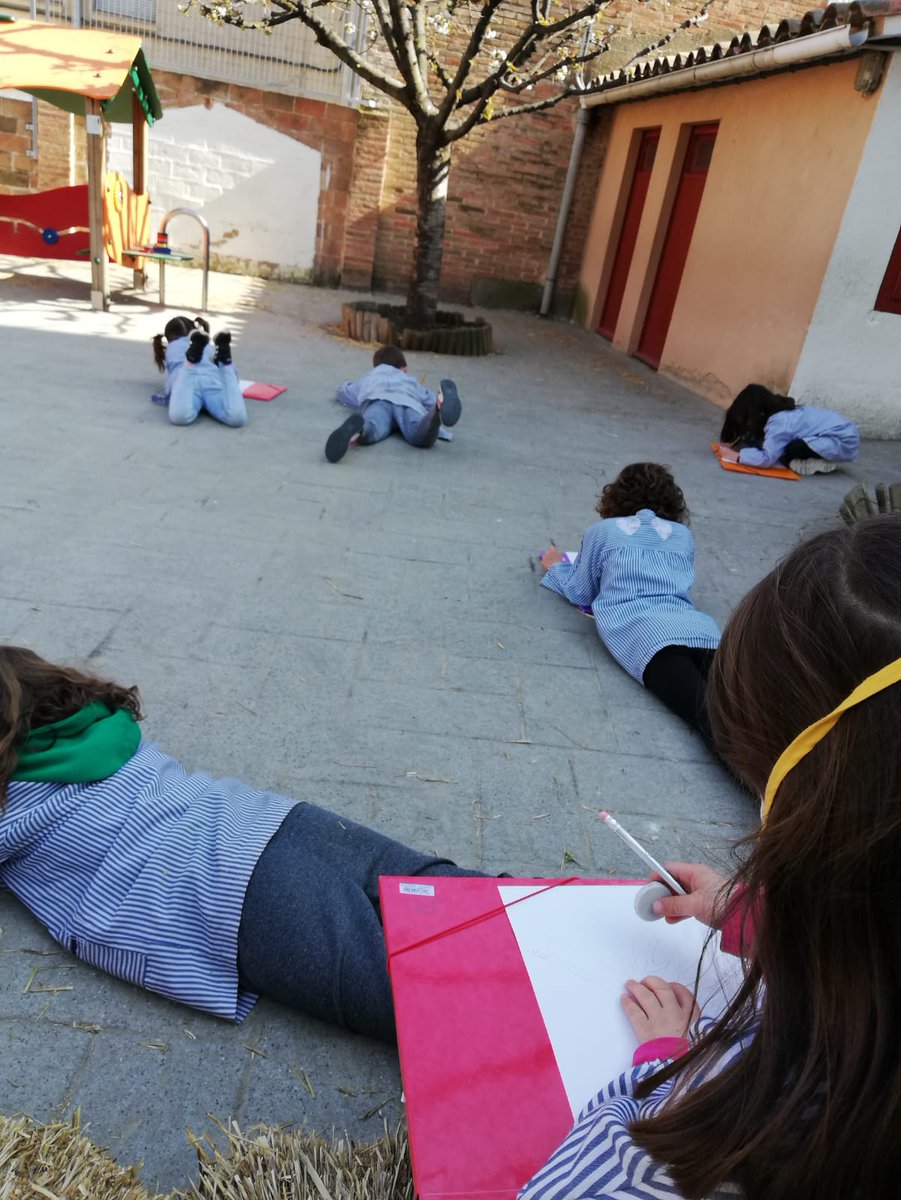 vedrunacent's tweet photo. Dibuixem les flors del cirerer...
La primavera ja ha arribat! #2PRIMSSCC https://t.co/GWS02EHSuc