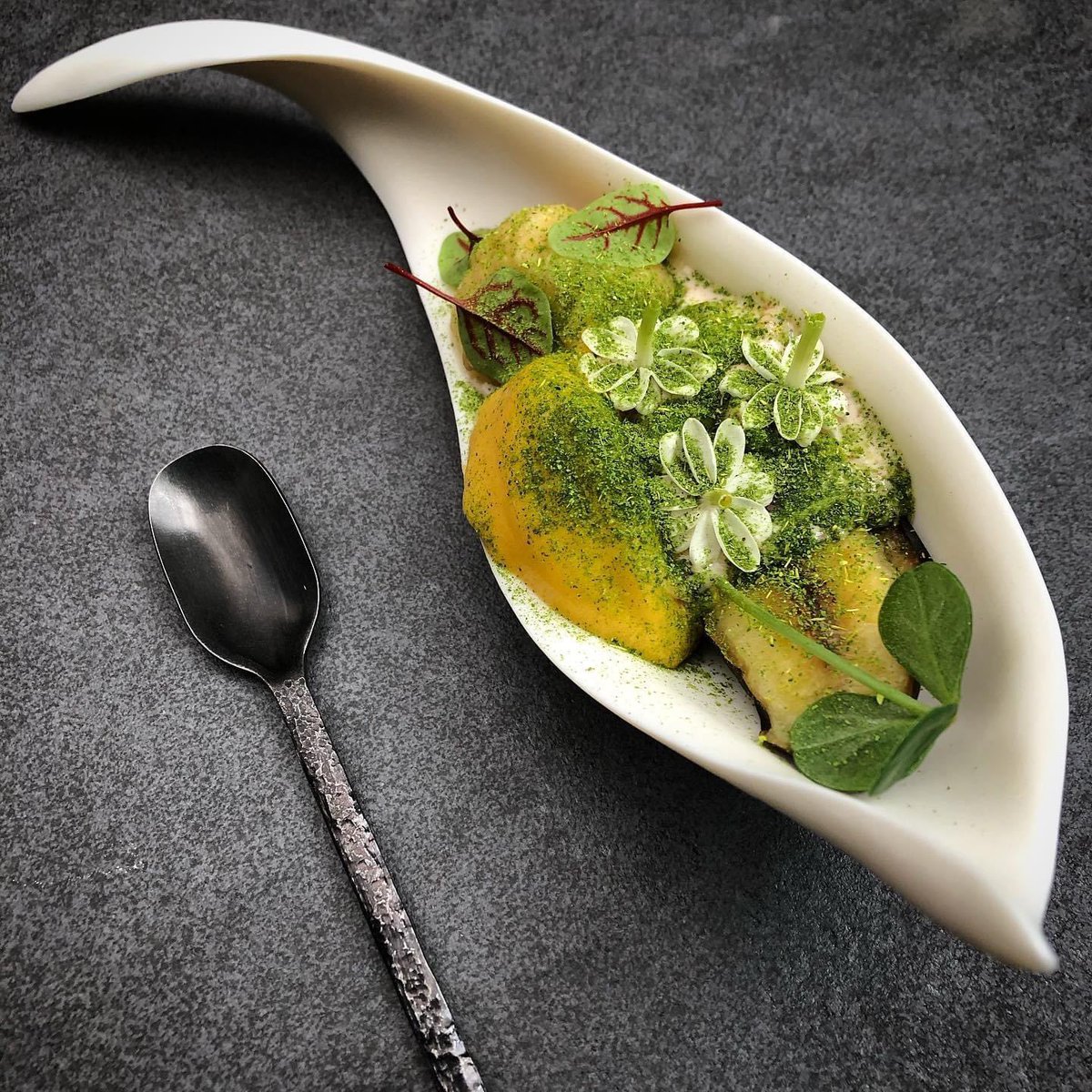 Banana Split ... <a href="/MarcelThiele4/">Marcel Thiele</a> this is my perspective how to create a real banana split - put the banana 5 minutes by 200 degree in the oven, split it and serve with Mango-Foam, diary free ice cream, Kaffir Lime Leave Powder, Vene Cress and Jasmine Blossom #KoppertCressUK