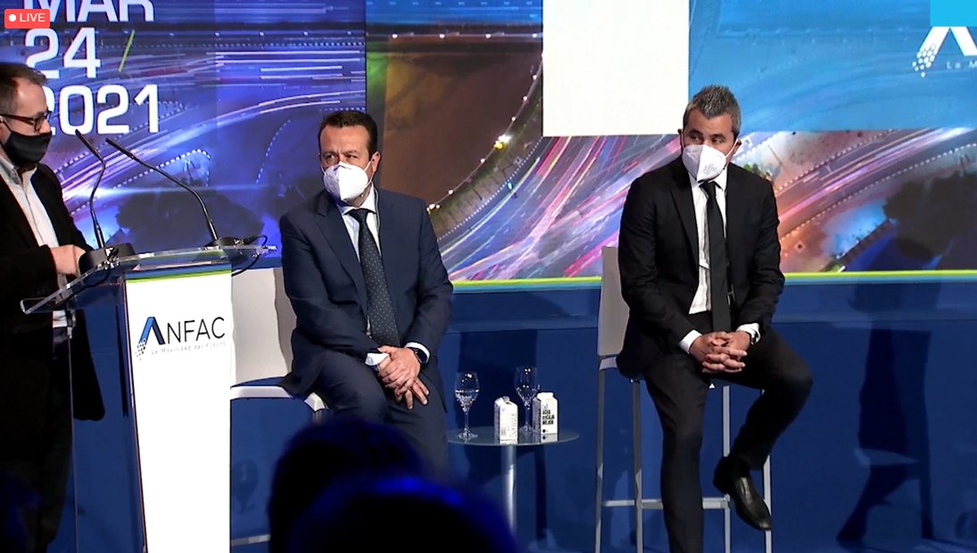 AnfacAutomovil's tweet photo. "Todos juntos con el mismo objetivo debemos avanzar y que España siga siendo un referente de la automoción también en el futuro".

D. Ángel Rodríguez Lagunilla, 
@IvecoES

➡ https://t.co/0V7fSrrtnC #ForoANFAC https://t.co/QWf1oZnVo2