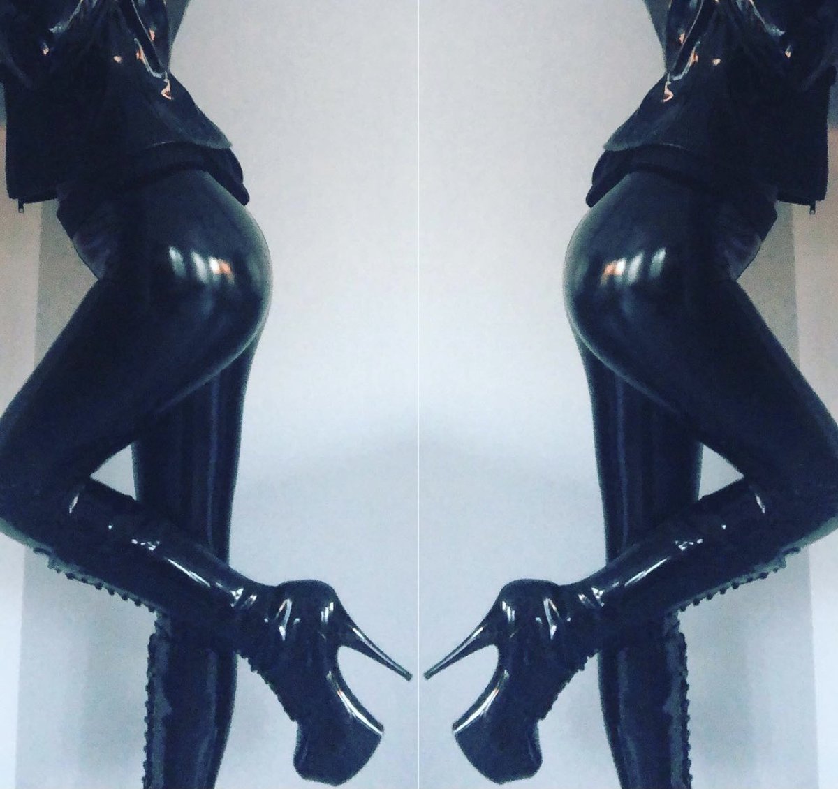 HerrinCeylan675's tweet photo. Na ihr wertlosen sklaven Schweine, wenn ihr würdig seit meldet euch mit einem 20€ Gutschein und die Session kann starten. Chats via Skype und Kik bei mir möglich😏💸#geldsklave #sklave #herrin #leder #findom #zahlschwein #zahlsklave #nudes #amazonpay #geldsklave #sklavenherrin https://t.co/cgCDblGwYc