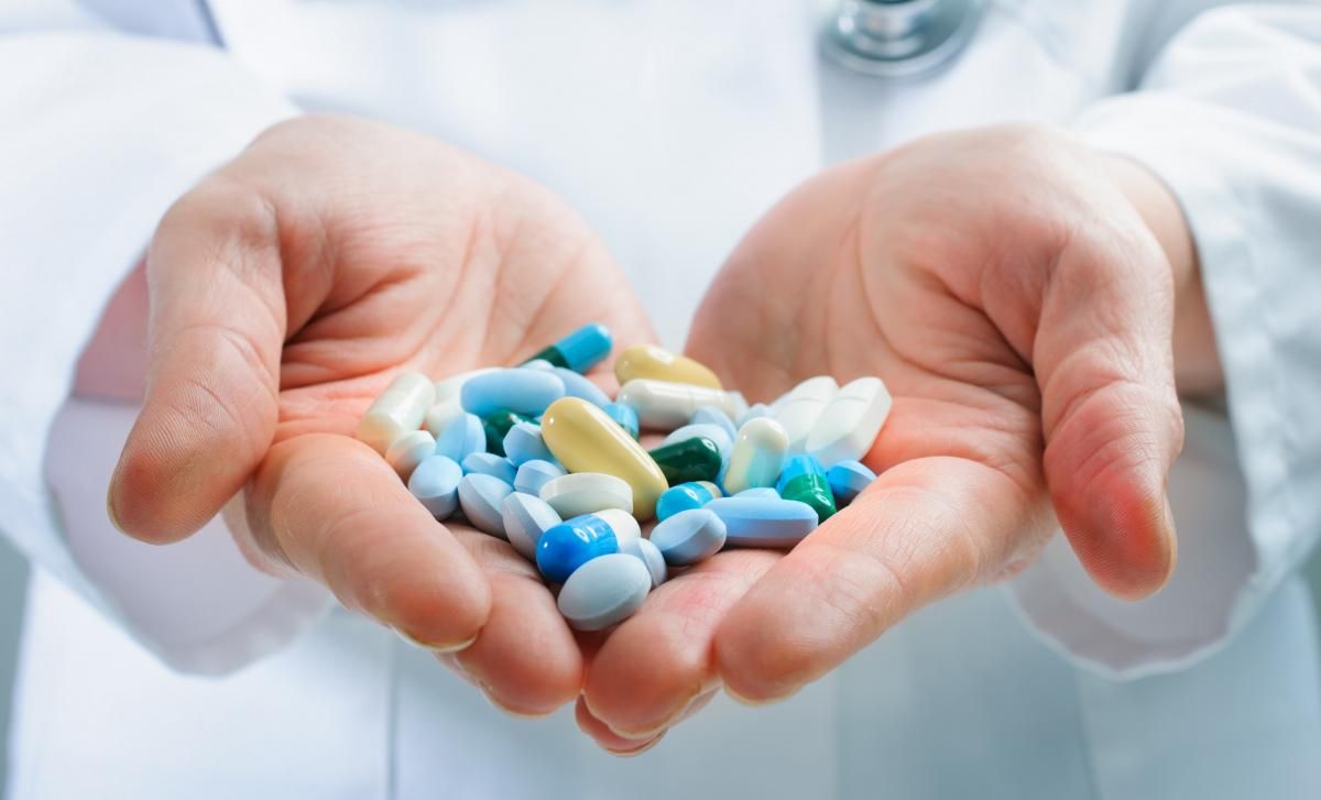 computerhoy's tweet photo. La DGT avisa de los riesgos de algunos medicamentos comunes y cómo afectan a la hora de conducir. https://t.co/lVgJKXrywk https://t.co/o6wTxCip5C