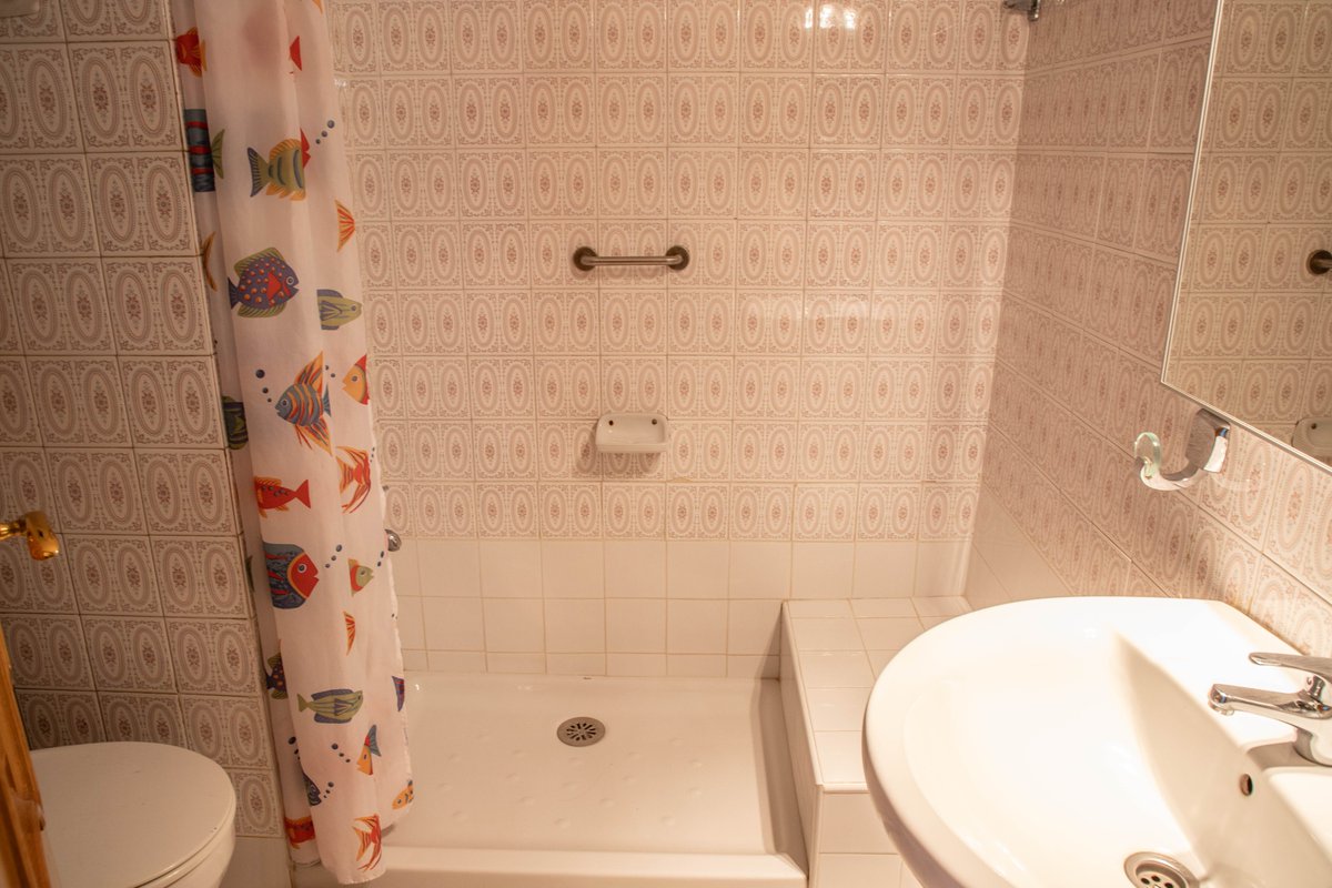 MiozziSimone's tweet photo. 🌟 Se vende LUMINOSO piso en Santa Catalina:

💰 220.000 euro
------------------------------------------------------

- 85 m2;
- terraza;
- 3 dormitorios;
- 1 baño;
- cocina;
- área de lavado;
- salón comedor.

 623 02 28 09
#luminosopiso #enventa #santacatalina #realestate #red https://t.co/cR8YBIe3TK