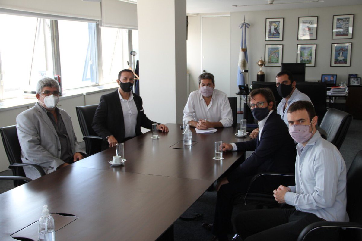 TWAMADERNA's tweet photo. Junto al ministro @MatiasLammens analizamos el proyecto del complejo turístico del Patagotitan, la obra del gimnasio 4, la ampliación del gimnasio 1 y la implementación del programa #ClubesBarriales.
También presentamos el proyecto del predio recreativo para los ex combatientes. https://t.co/0Ht0fC56T8