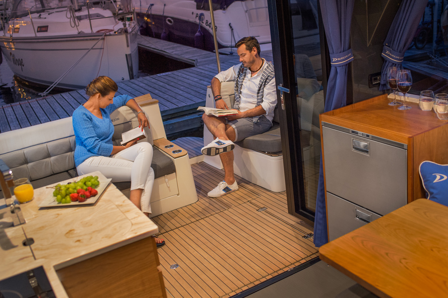 HussarYachts's tweet photo. The Great Loop isn't great unless you are boating in style in the NEW Delphia BlueEscape 1200! Order yours today! 

Find out more at https://t.co/8ubaaAmqNm 

#HussarYachts #Delphia #BlueScape1200 #GreatLoop #YachtLife #brandnewboat https://t.co/epjZ8tk7Nq