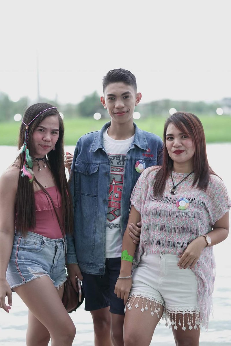 elaighel's tweet photo. 👫👭 https://t.co/6vmv3ZyFYG