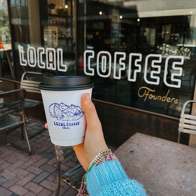 Perk up with Local Coffee Founders.☕️  Did you know there are 3 ways to order your favorite coffees? 1️⃣ At the cafe, 2️⃣ online ordering for pickup, 3️⃣ or for Pearl Farmers Market’s weekly, curbside pickup.