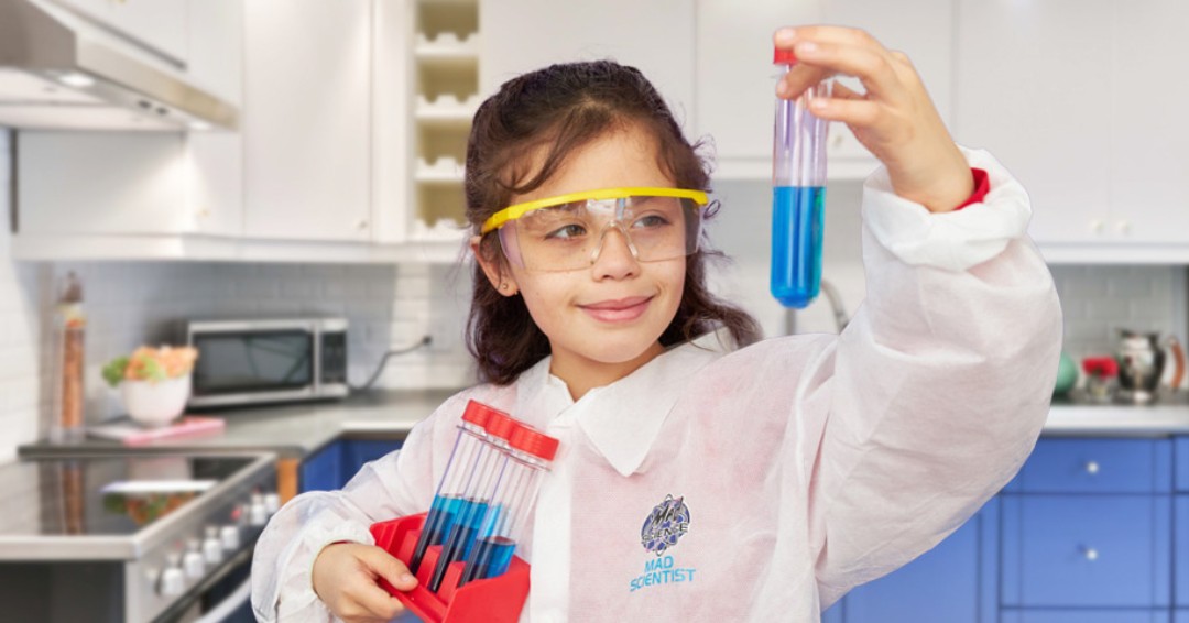 MadScienceDFW's tweet image. Make a putty-like material from milk with your kids by adding vinegar to it. The acid makes the milk proteins stick together.
youtu.be/ChftvZOKVec