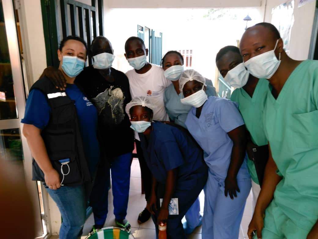AbdoulayeKaba24's tweet photo. Le dernier patient #Ebola en #Guinee est sorti hier soir du #CTEPI de N'Zérékoré. En l’absence de nouveau cas confirmés, le compte à rebours de 42 jours vers la fin de l'épidémie #ebola en #Guinee a commencé.
#OMS
#Kibaro https://t.co/hsoMNBMfmr