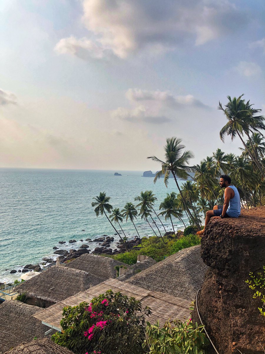 sthamu024's tweet photo. Sunsets, an untold love story! 

#sunset #Goa #goandiaries #travel #instatravel #2021 #instatraveller #cliff #beach #sea #coconuttrees #seaside #goanvibes #goatravel #tourist #goatourist #seashore #exploreindia #exploremore https://t.co/SkGO8w0hza