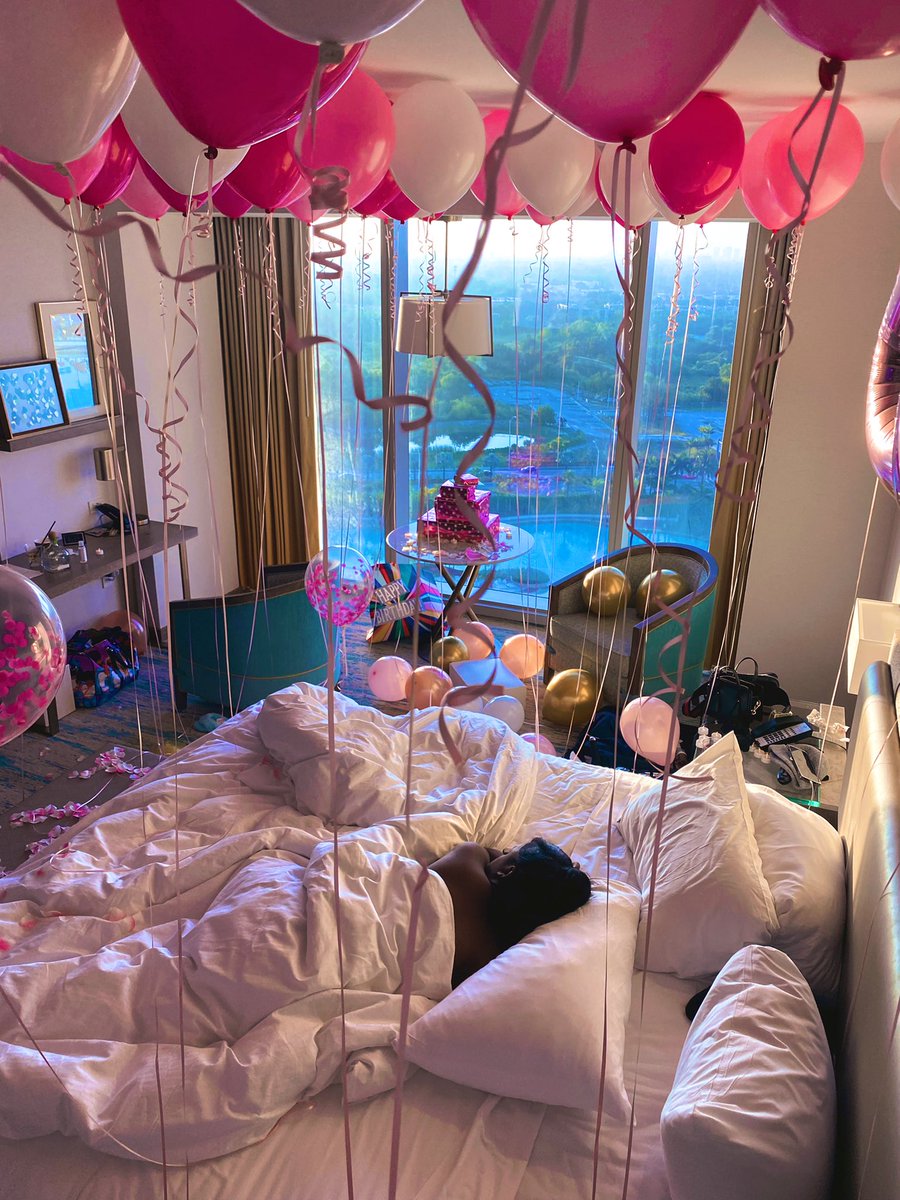 ashyrasbeautyyy's tweet photo. Woke up like this👅 #itsmybirthday https://t.co/mn9UkNbf3G