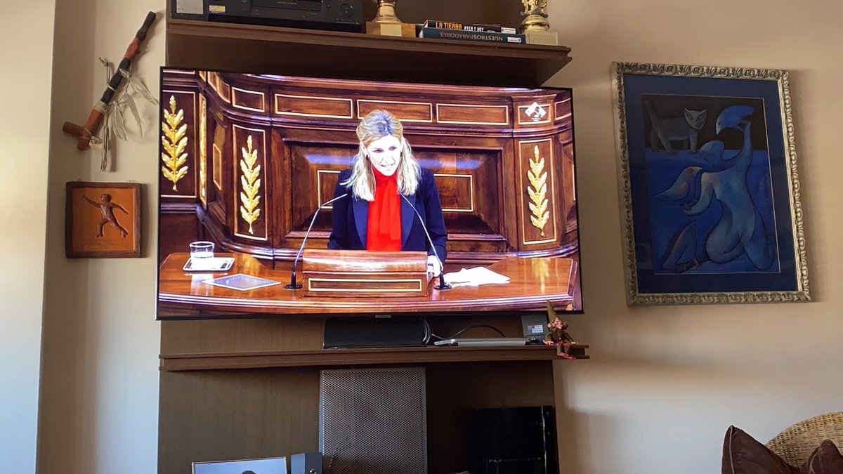 EVA__MARIA_'s tweet photo. Que morro tiene la ministra de trabajo. Ella echa mierda sobre gobiernos anteriores del @PPCongreso pero cuando @cucagamarra le da datos buenos de esos gobiernos @Yolanda_Diaz_ le dice que deje de hablar del pasado #quegrande y #quejeta tiene la podemita. https://t.co/9TBdlvvoBt