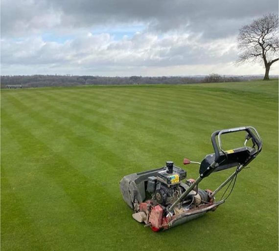 MorleyHayes's tweet photo. Great work by Anthony, one of our #greenkeepers, who gave the #TowerCourse greens @MorleyHayes their first hand mow since the renovation of the greens last week & they're coming along nicely! ⛳ Golf facilities will be reopening on Mon 29 March 2021. Book now on 01332 782000. https://t.co/iTLbi9OKgk