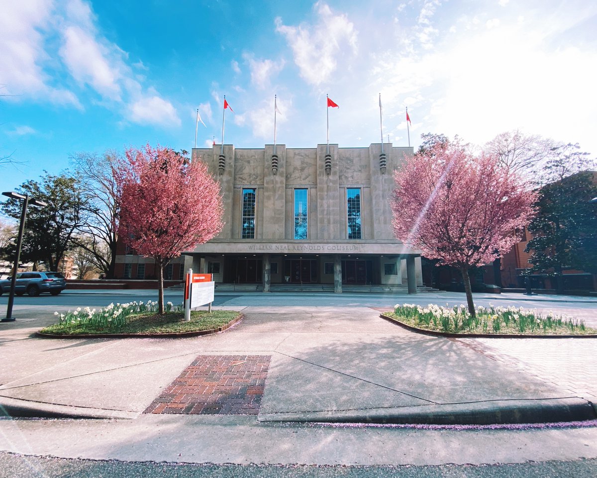 NCStateAlumni's tweet photo. Rise and shine, Alumni Pack. ☀️👋 Kick off @NCState Day of Giving by #GivingPack. Check out all of the ways you can make a difference for students today: https://t.co/baCPETMQlM https://t.co/9x5F4CufKN