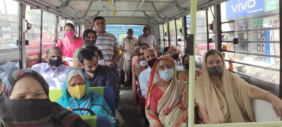 CityMagistrate1's tweet photo. Covid Vaccination Express, an initiative launched by District Administration for facilitating the people above 60 years for reaching the vaccination facility. Vaccination Express getting good public response. https://t.co/0C69n8iBZk