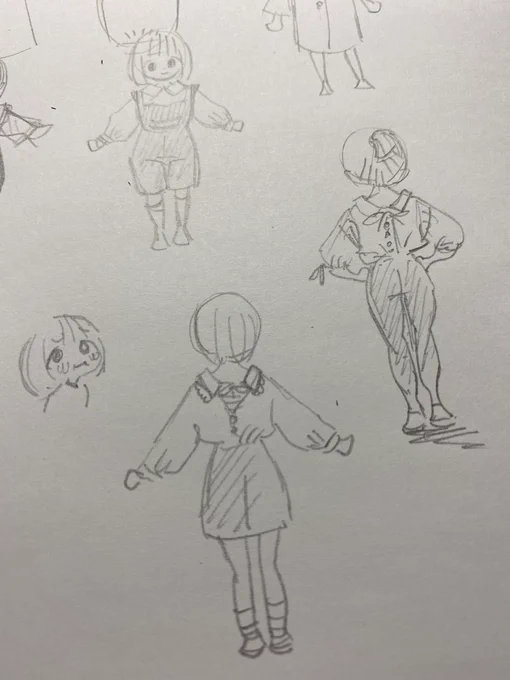 後ろに衿がくるデザインが可愛らしいのですが前身頃が分かりません。知っている方いらっしゃるでしょうか? 