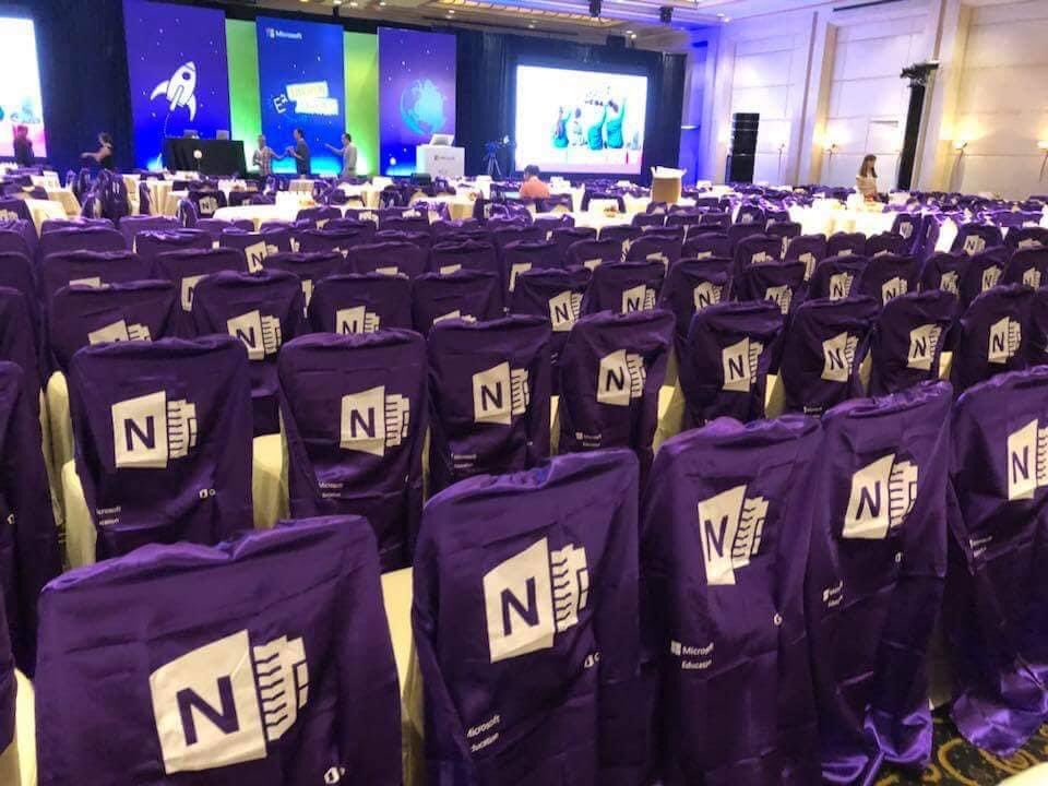 SirMyk23's tweet photo. @MicrosoftEDU E2 Singapore (2018) X #E2Everywhere (2021) #MicrosoftEDU #MIEExpert #OneNoteAvenger #Philippines 🇵🇭🇵🇭🇵🇭 https://t.co/jQ3vVrQTJw