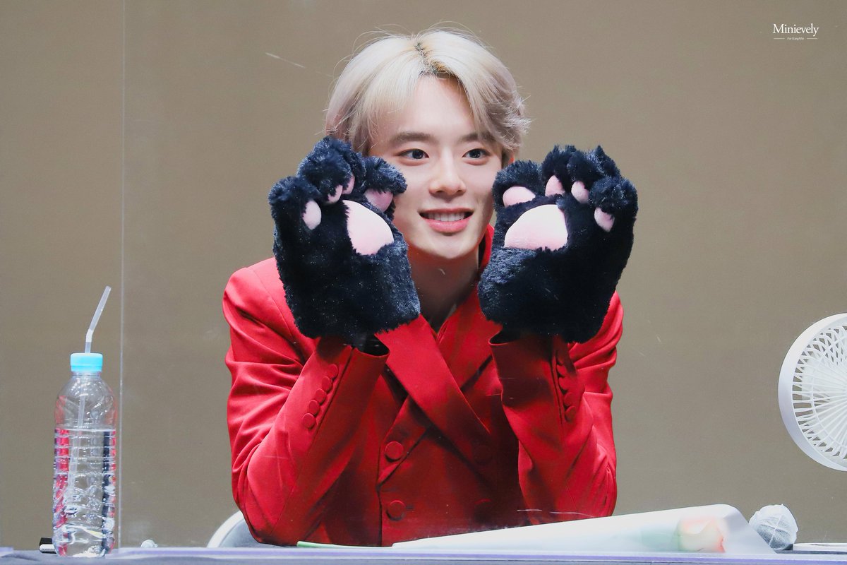 Minievely_0125's tweet photo. [HQ] 210321 팬사인회
냐옹이 포즈🐱😽😻😸😺
#강민 #유강민 #베리베리 #VERIVERY #カンミン #KangMin https://t.co/wndjpNJBWt