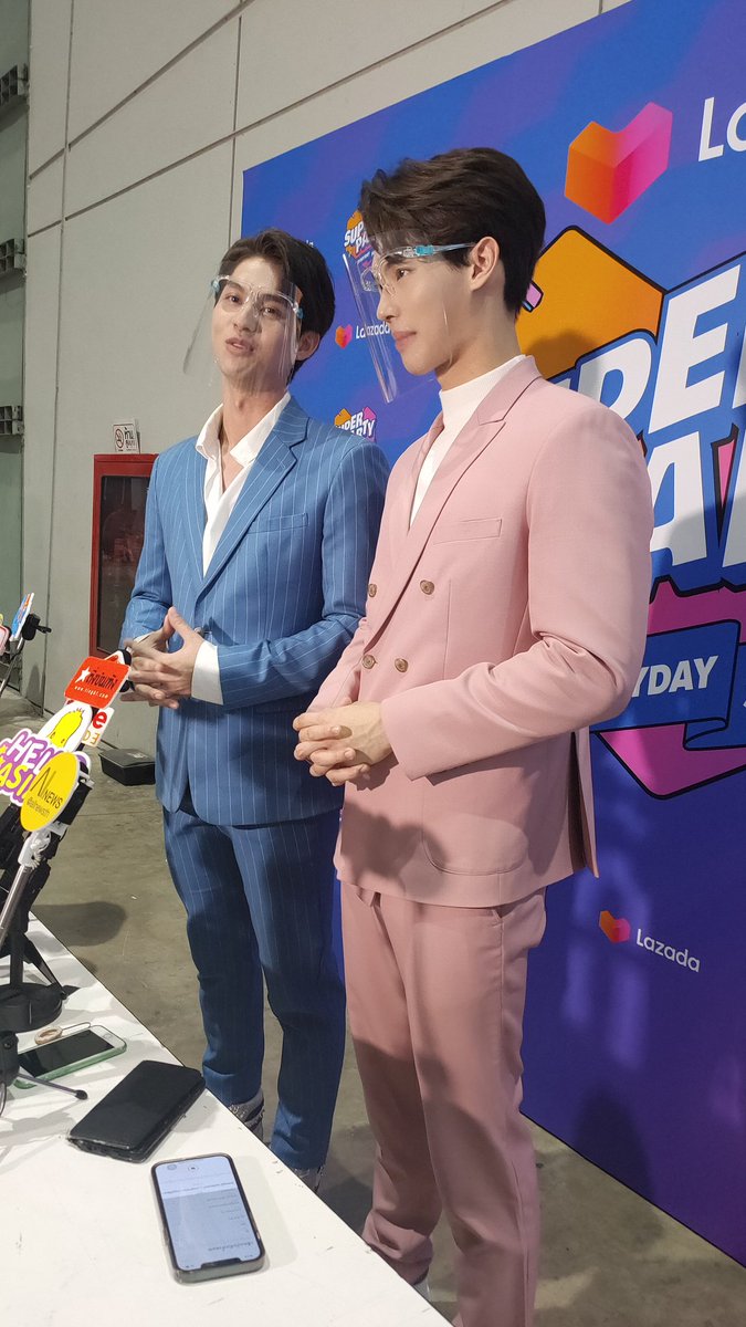 _24News_'s tweet photo. ติดตามสัมภาษณ์ ไบร์ทวิน ได้ที่นี่เหมือนเดิมนะคะ

#bbrightvcᥫᩣ 
#winmatawin 
#BrightWin 
#LazadaBirthdaySale
#LazadaSuperParty
#Lazadaสุขสันต์วันช้อป 
#Lazadaมีทุกสิ่งที่ใจค้นหา 
#LazadaTH https://t.co/8P1MegdvOc