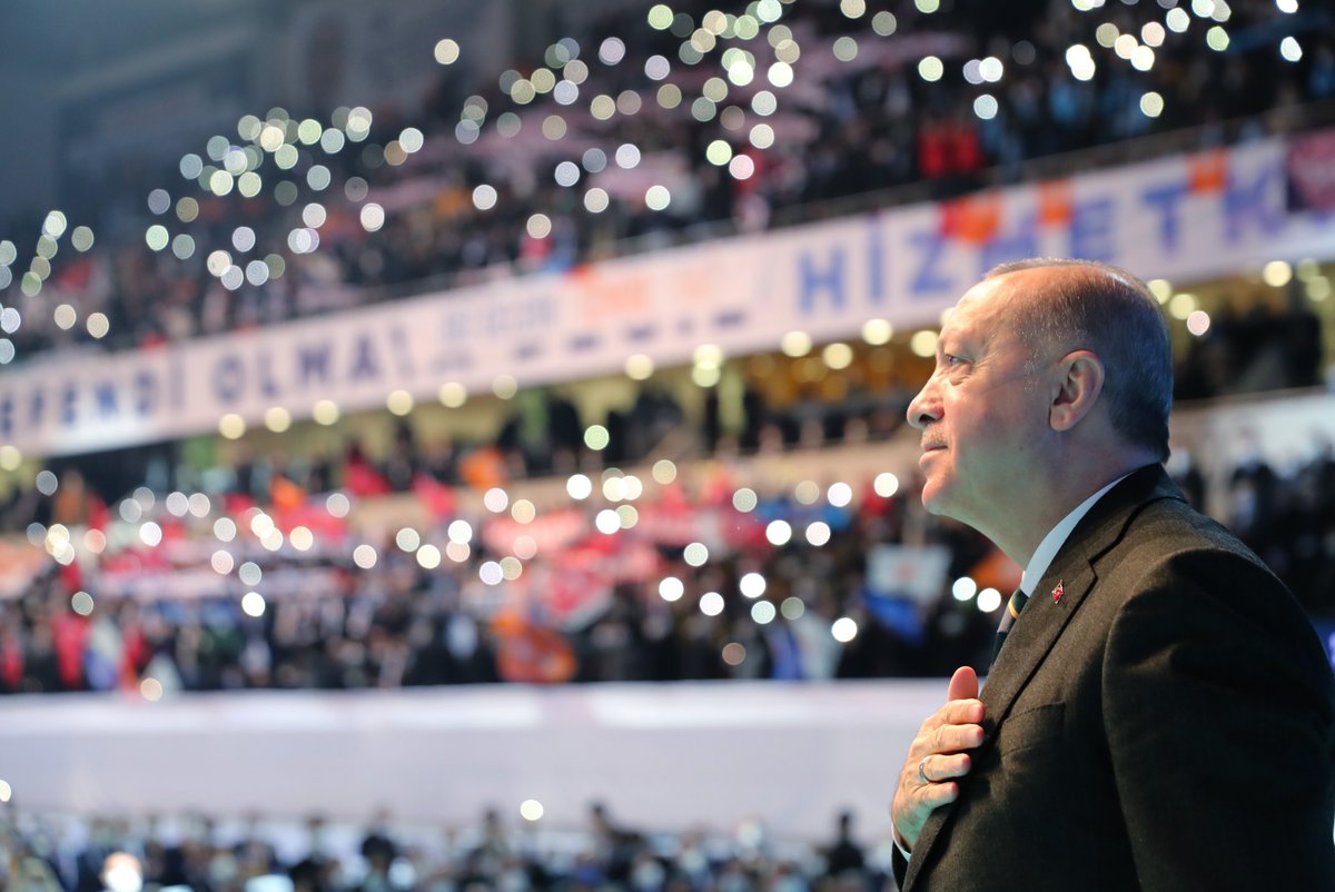 Akparti's tweet photo. Genel Başkanımız ve Cumhurbaşkanımız Recep Tayyip Erdoğan, Ankara Spor Salonu'nda 7. Olağan Büyük Kongremize katıldı. #TürkiyeİçinGüvenVeİstikrar https://t.co/Q8Pta4kdau