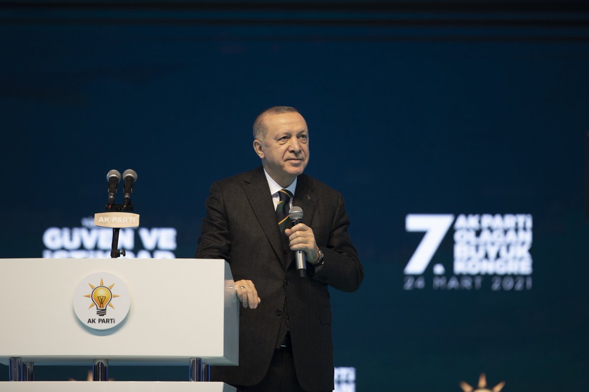 Akparti's tweet photo. Genel Başkanımız ve Cumhurbaşkanımız Recep Tayyip Erdoğan, Ankara Spor Salonu'nda 7. Olağan Büyük Kongremize katıldı. #TürkiyeİçinGüvenVeİstikrar https://t.co/Q8Pta4kdau