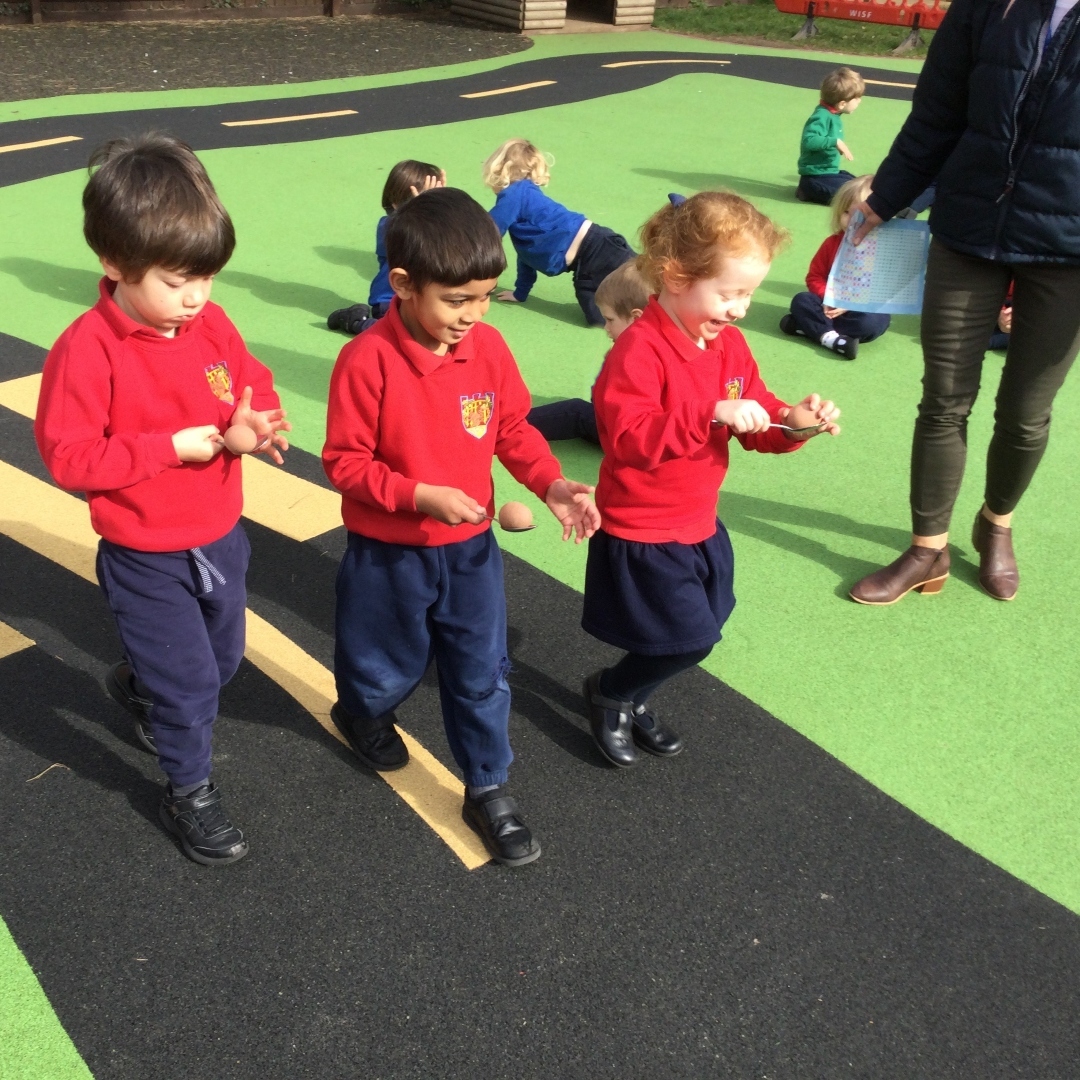 WarwickPrep's tweet photo. Nursery have been having so much fun working on their balancing skills this week, with an egg and spoon race around the Nursery garden.
#EggAndSpoonRace #Fun #Nursery #WarwickPrep #Spring #Garden https://t.co/rwBXsfAgy7