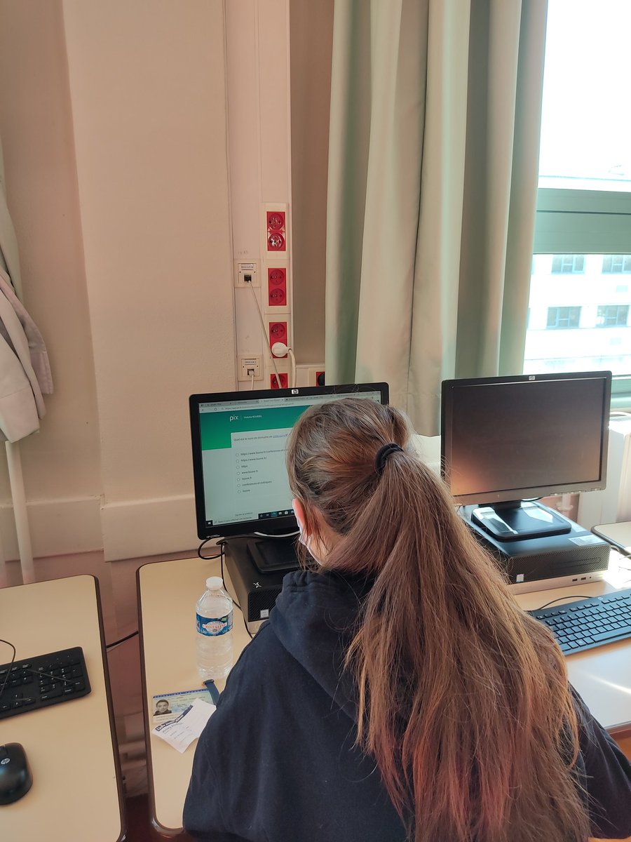 cpge_d's tweet photo. Journée de certification #PIX pour 5 étudiant.e.s volontaires en khâgne et en MP. Bravo à elles et lui pour leur persévérance. https://t.co/aO9ojhvCnk
