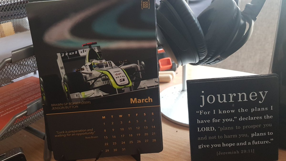 dossan's tweet photo. @JennieGow Morning! I have the same calendar on my desk :-) https://t.co/VRo4Ef9uht