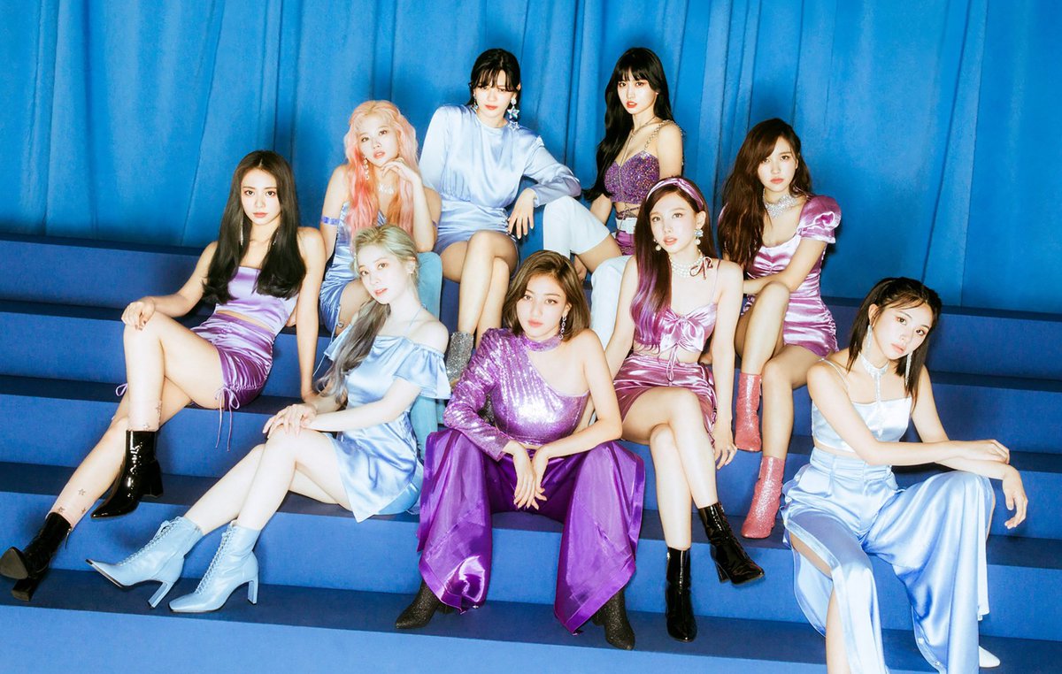 pjhsdoll's tweet photo. twice is a jyp group, no one's touching them and their seniors in retro/disco concept. https://t.co/MX3l4nf4vg
