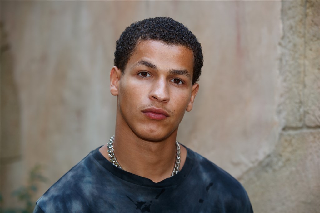 Zedenpolitie houdt acteur Bilal Wahib (22) aan na Instagramvideo rtlnieuws.nl/nieuws/nederla…