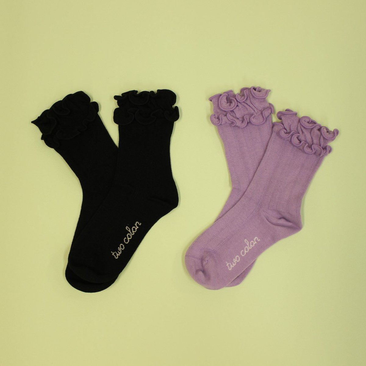twocolon_pr's tweet photo. 【spring item!!】

２枚履き風のスタイルでいつもよりもこなれたコーデに🌷

2枚履き風フリルソックス
¥400 + tax
color purple / black
size 19-24cm

#twocolon #トゥーコロン #NiCORON #fukuske #福助 

▼check
https://t.co/1n7MW09pyJ https://t.co/ELEgCsfN61