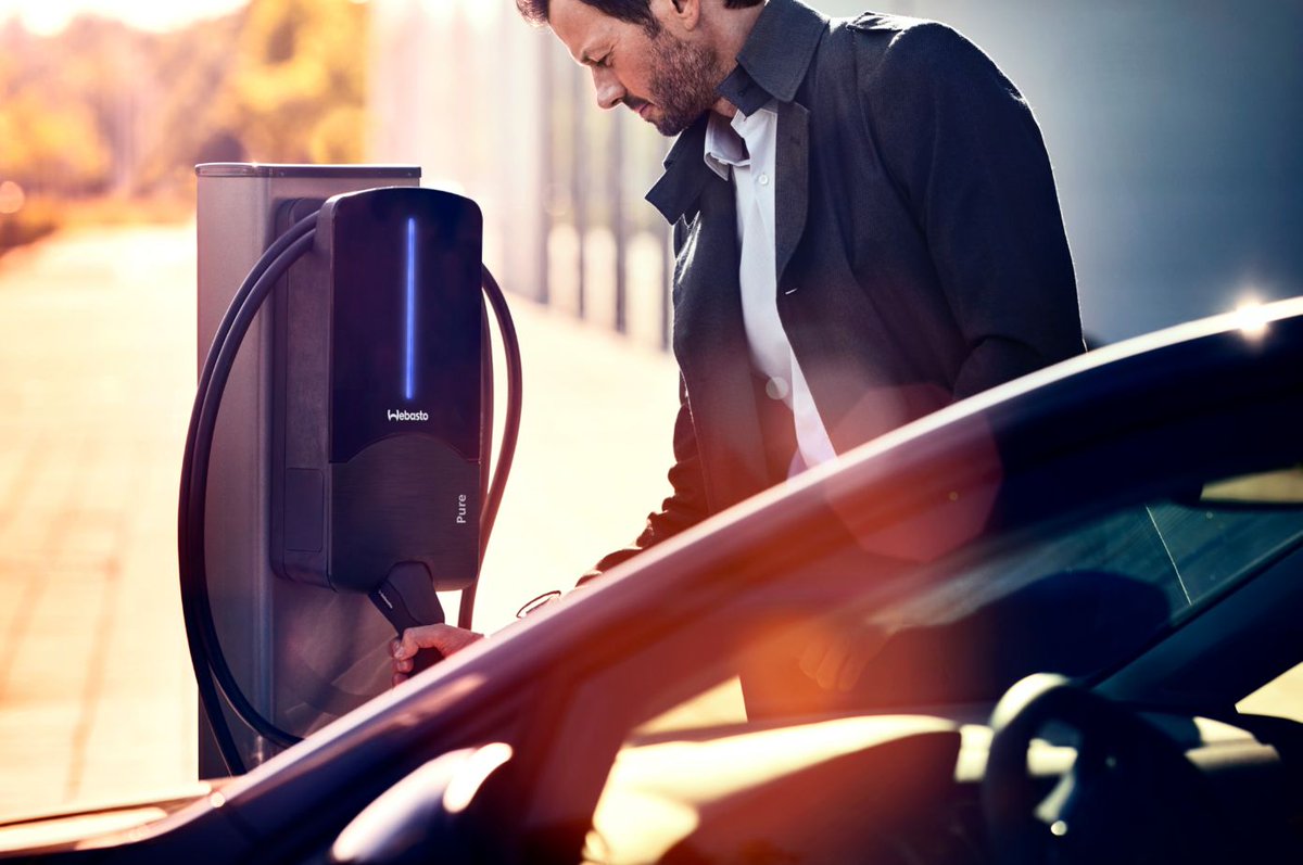 WebastoTurkey's tweet image. Şarj etmek her zamanki kadar saf! #Webasto Pure Şarj İstasyonunun ikinci versiyonu ile müşterilerimize #elektromobiliteye genişletilmiş bir garantinin yanı sıra yeni kullanıcı dostu özelliklerle güvenilir ve uzun süreli erişim sunuyoruz. charging.webasto.com/tr-tr/haberler…