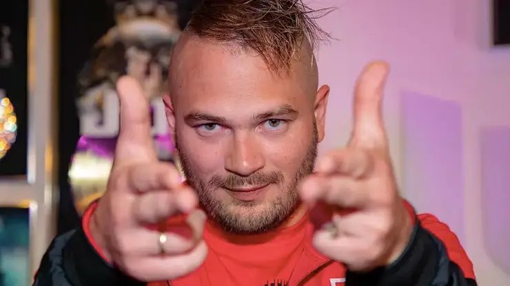 Kulturlesite_'s tweet photo. Les artistes les plus écoutés de la dernière décennie, en France (Spotify) :

🏆Jul
🥈PNL
🥉Ninho
4. Damso
5. Nekfeu
6. Booba
7. Niska
8. Drake
9. Gims
10. Orelsan https://t.co/R5DQBY5p8p