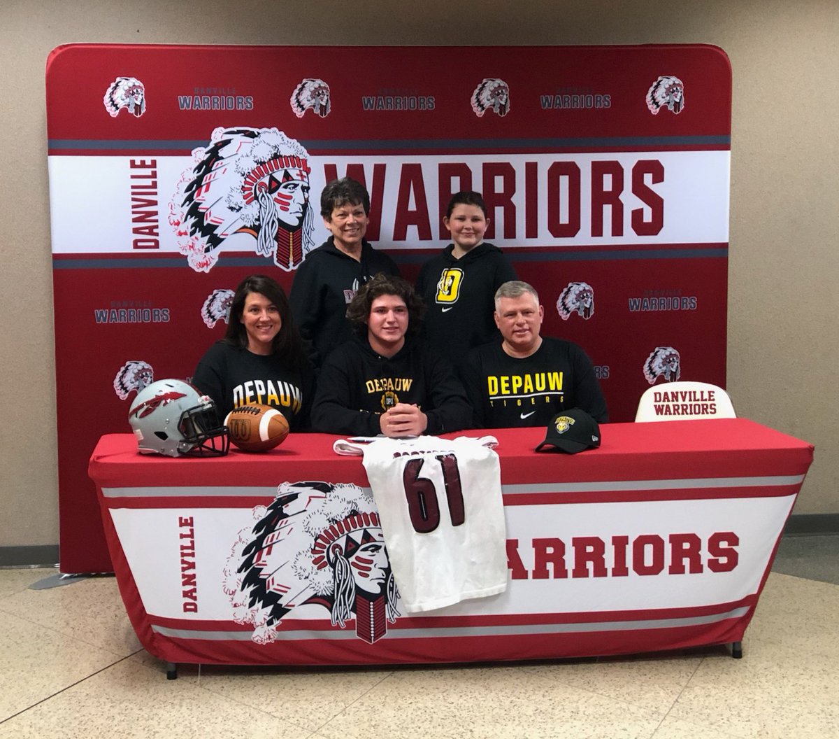 AidanM61's tweet photo. #Signed 🖊🐯@DePauwTigersFB https://t.co/d66KUlE4Hm